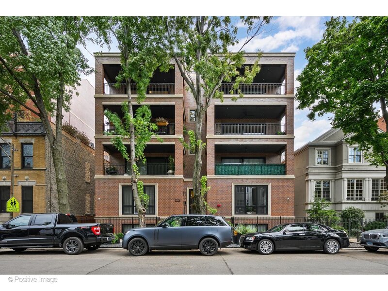 1719 N Burling Street Chicago IL 60614