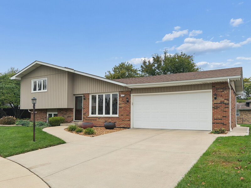 6148 La Grande Court Oak Forest IL 60452