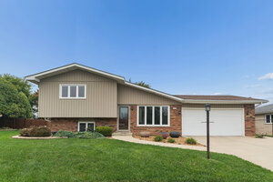Photo of 6148 La Grande Court Oak Forest IL 60452