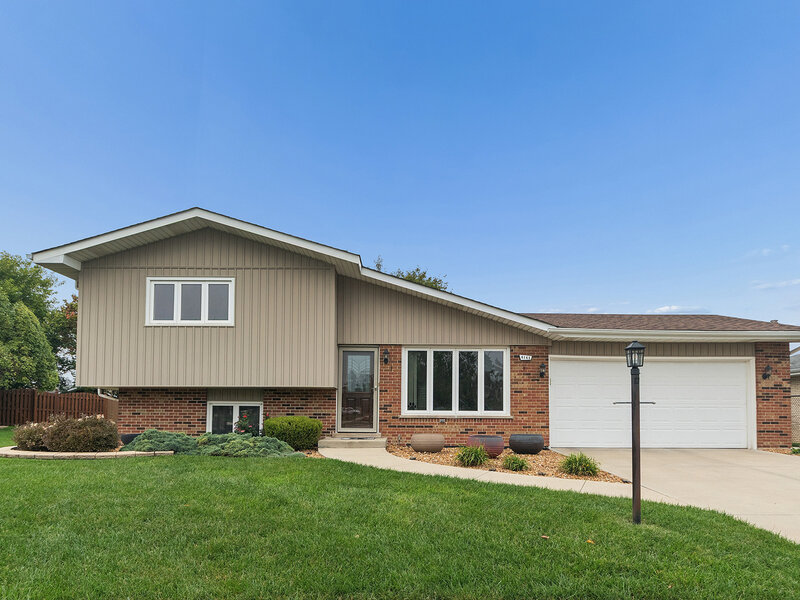 6148 La Grande Court Oak Forest IL 60452