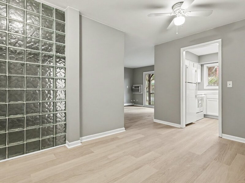 220 W Colfax Street Palatine IL 60067