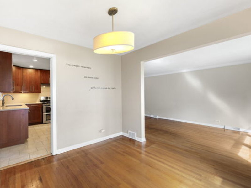 9320 S Michigan Avenue Chicago IL 60619