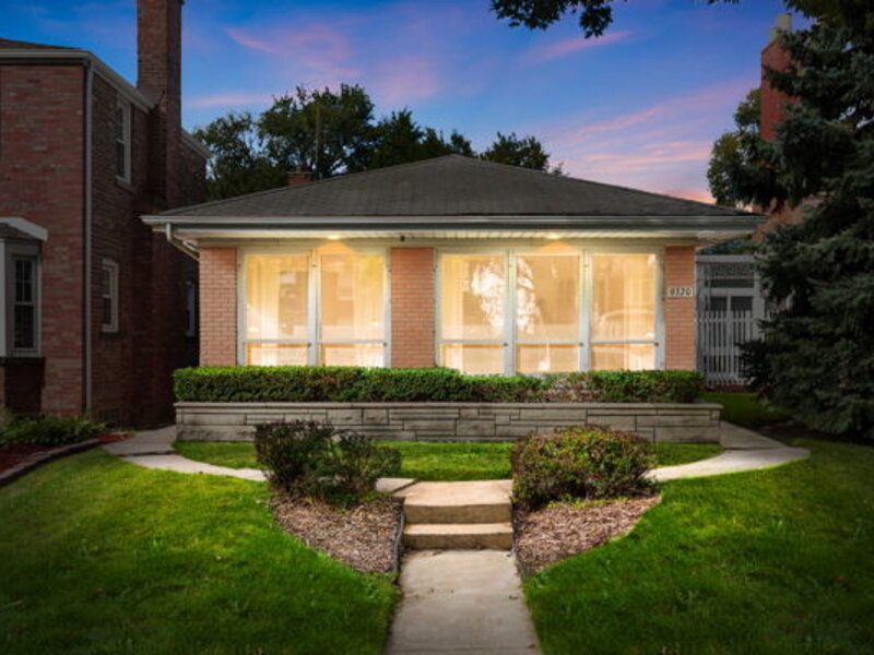 9320 S Michigan Avenue Chicago IL 60619