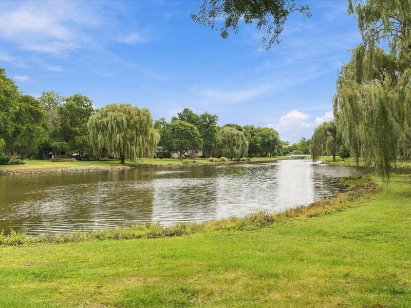 1520 Stonebridge Trail Wheaton IL 60189
