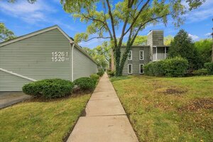 Photo of 1520 Stonebridge Trail Wheaton IL 60189 Unit 2-3