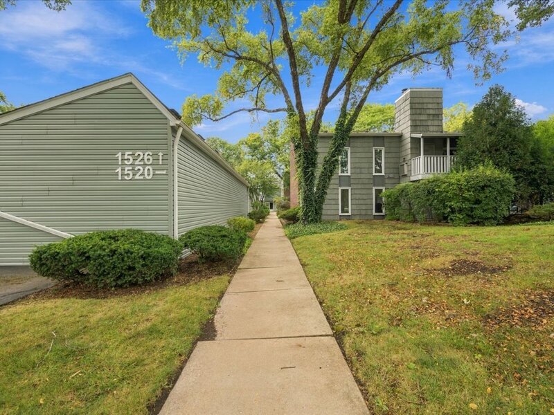 1520 Stonebridge Trail Wheaton IL 60189