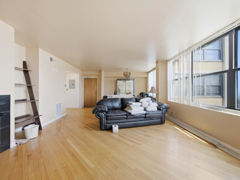 6701 S Crandon Avenue Chicago IL 60649