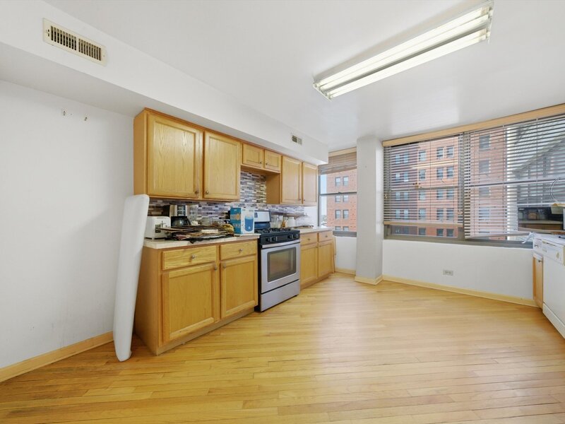6701 S Crandon Avenue Chicago IL 60649