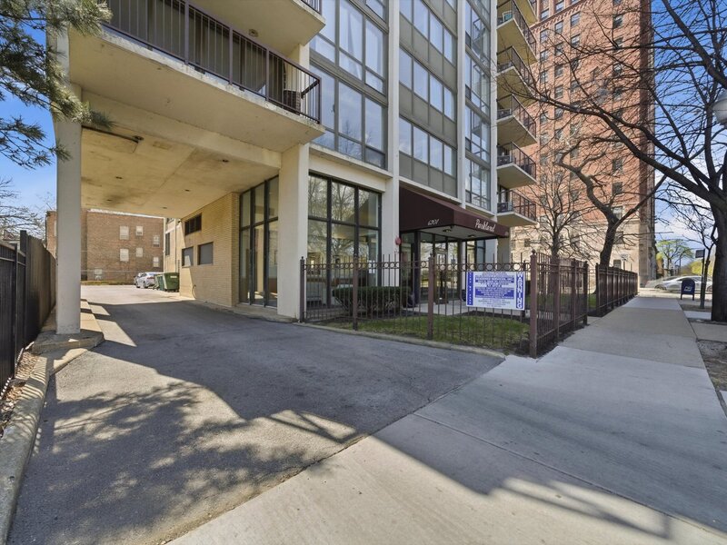 6701 S Crandon Avenue Chicago IL 60649