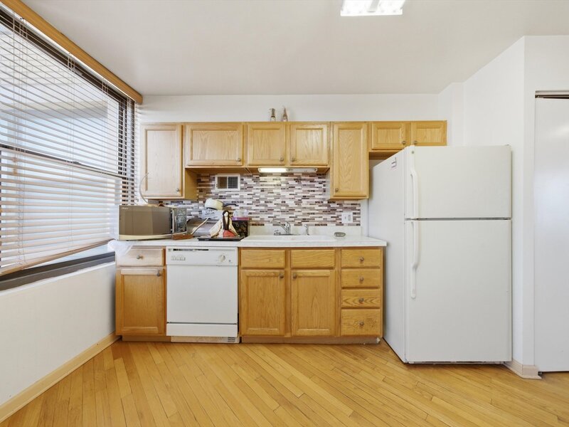 6701 S Crandon Avenue Chicago IL 60649