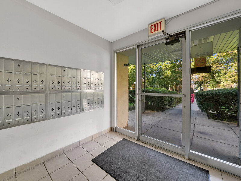 6161 N Hoyne Avenue Chicago IL 60659