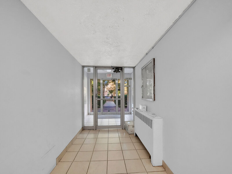 6161 N Hoyne Avenue Chicago IL 60659