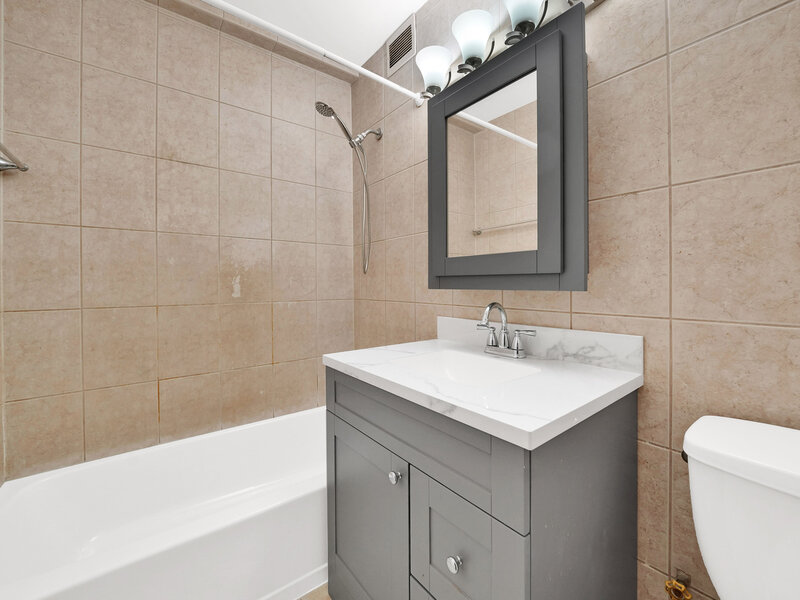 6161 N Hoyne Avenue Chicago IL 60659