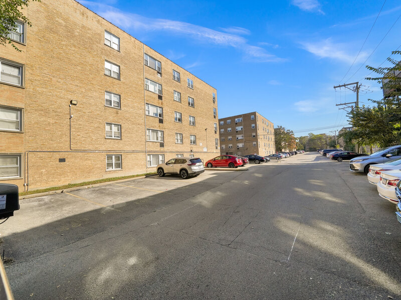 6161 N Hoyne Avenue Chicago IL 60659