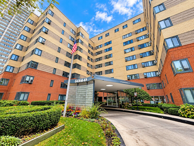 5056 N Marine Drive Chicago IL 60640
