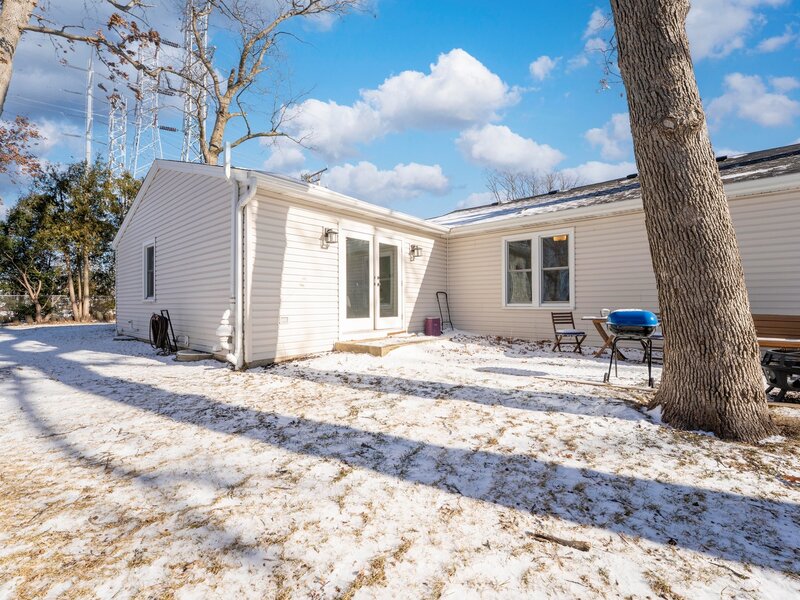 1700 N Linden Avenue Waukegan IL 60085