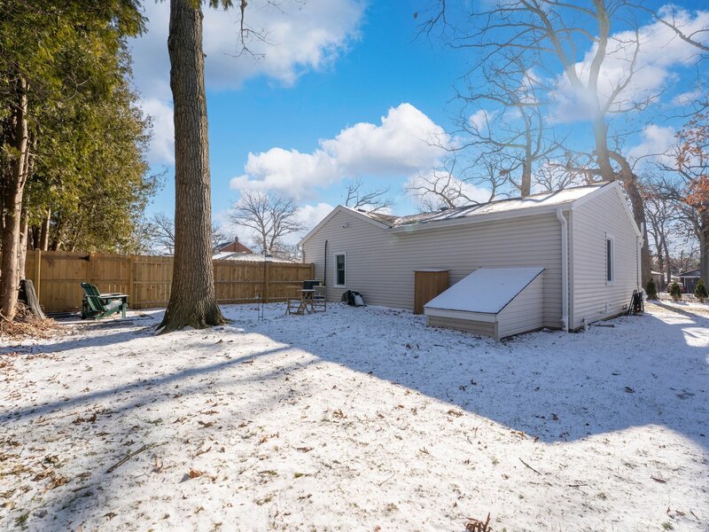 1700 N Linden Avenue Waukegan IL 60085