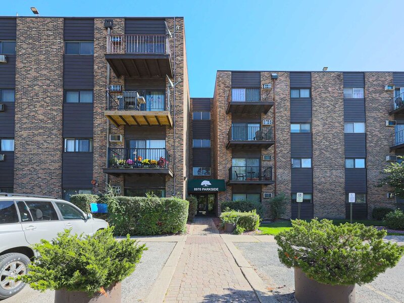 8970 N Parkside Avenue Des Plaines IL 60016