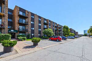 Photo of 8970 N Parkside Avenue Des Plaines IL 60016 Unit 106