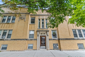Photo of 2514 W North Shore Avenue Chicago IL 60645 Unit 1