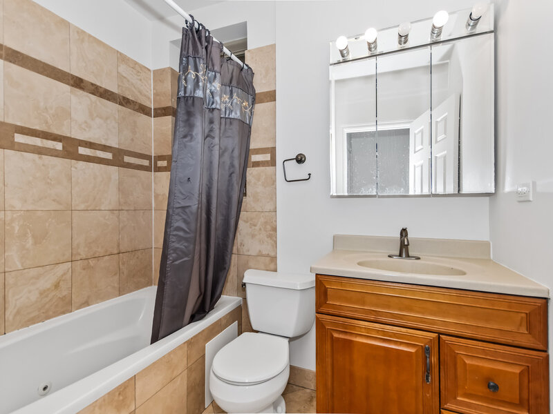 2514 W North Shore Avenue Chicago IL 60645