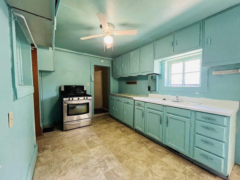1213 E Main Street Streator IL 61364