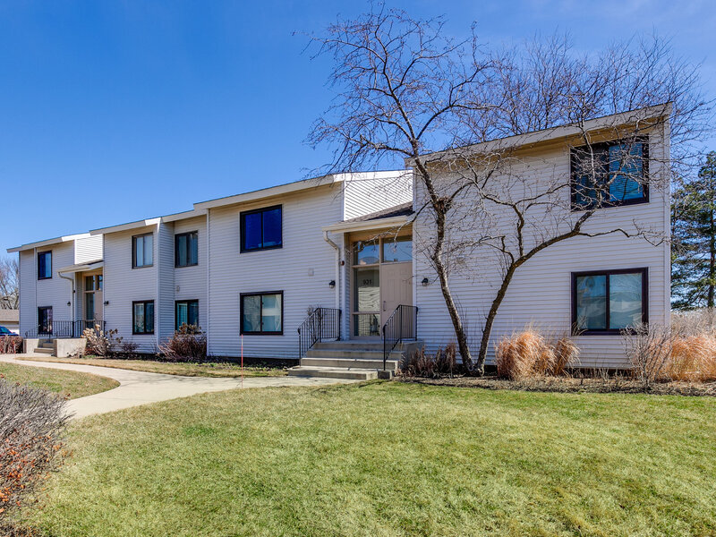 931 Market Court Vernon Hills IL 60061